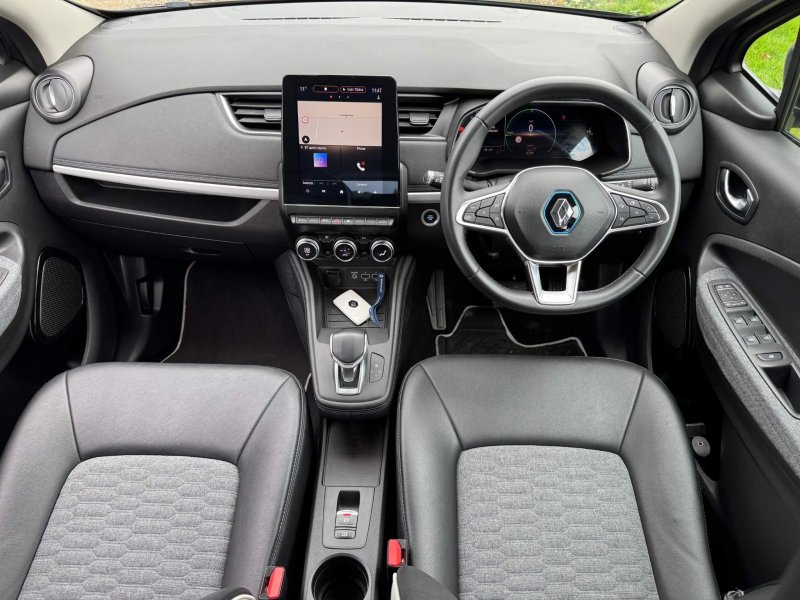 RENAULT ZOE